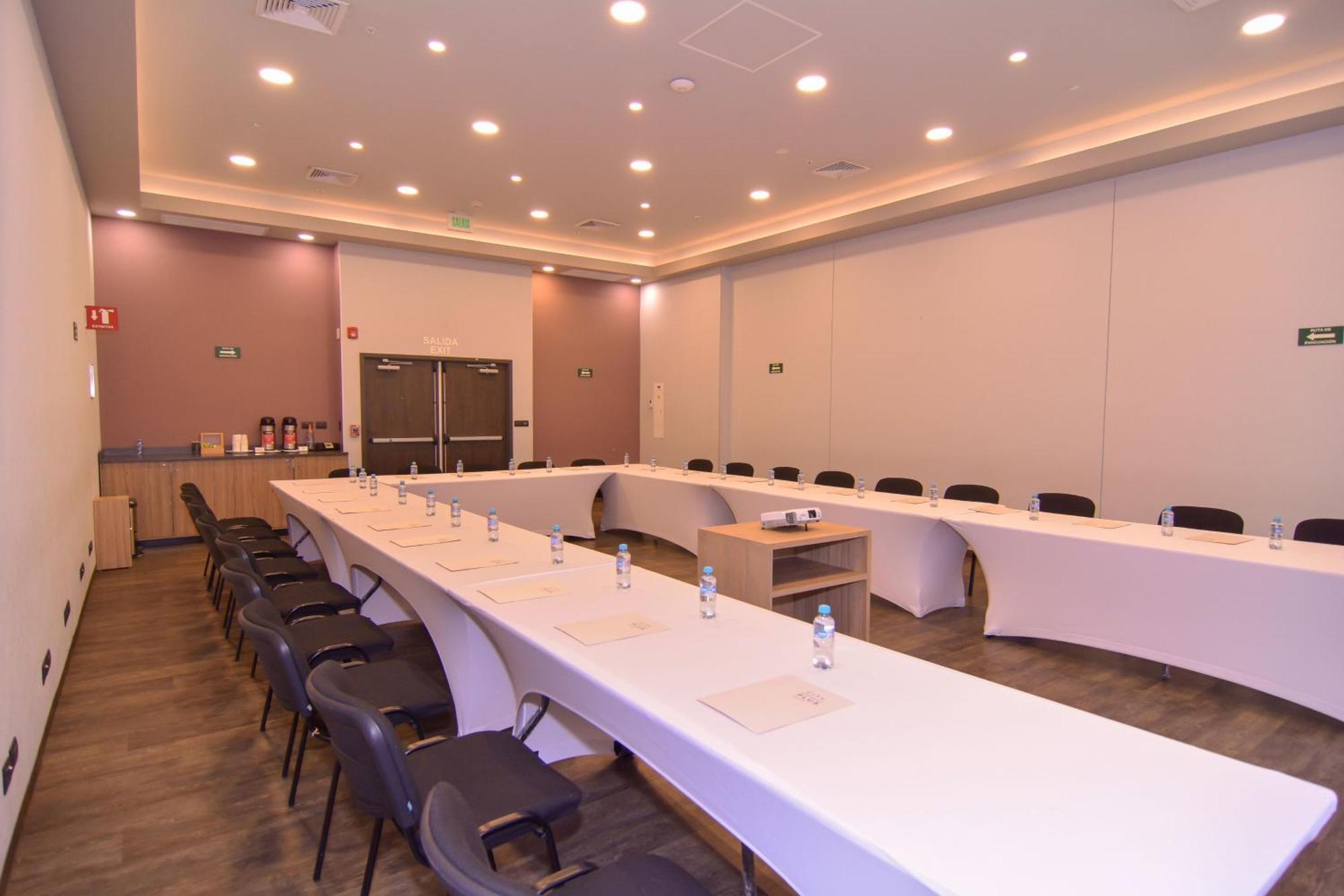 City Express Plus By Marriott Medellin Colombia Extérieur photo