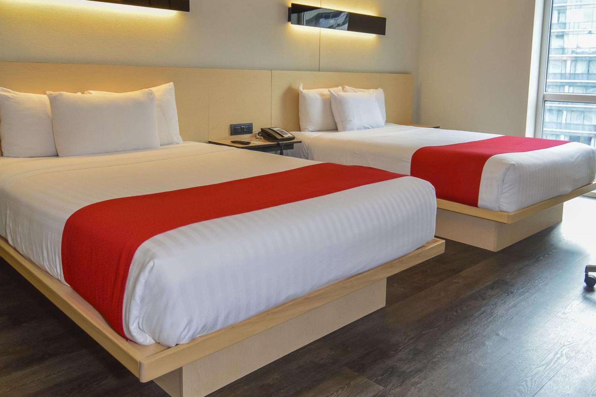 City Express Plus By Marriott Medellin Colombia Extérieur photo