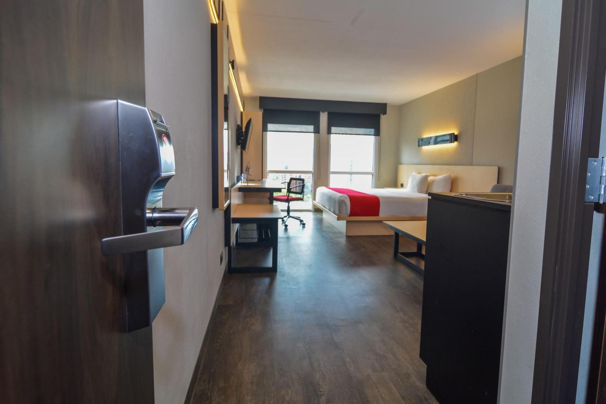 City Express Plus By Marriott Medellin Colombia Extérieur photo