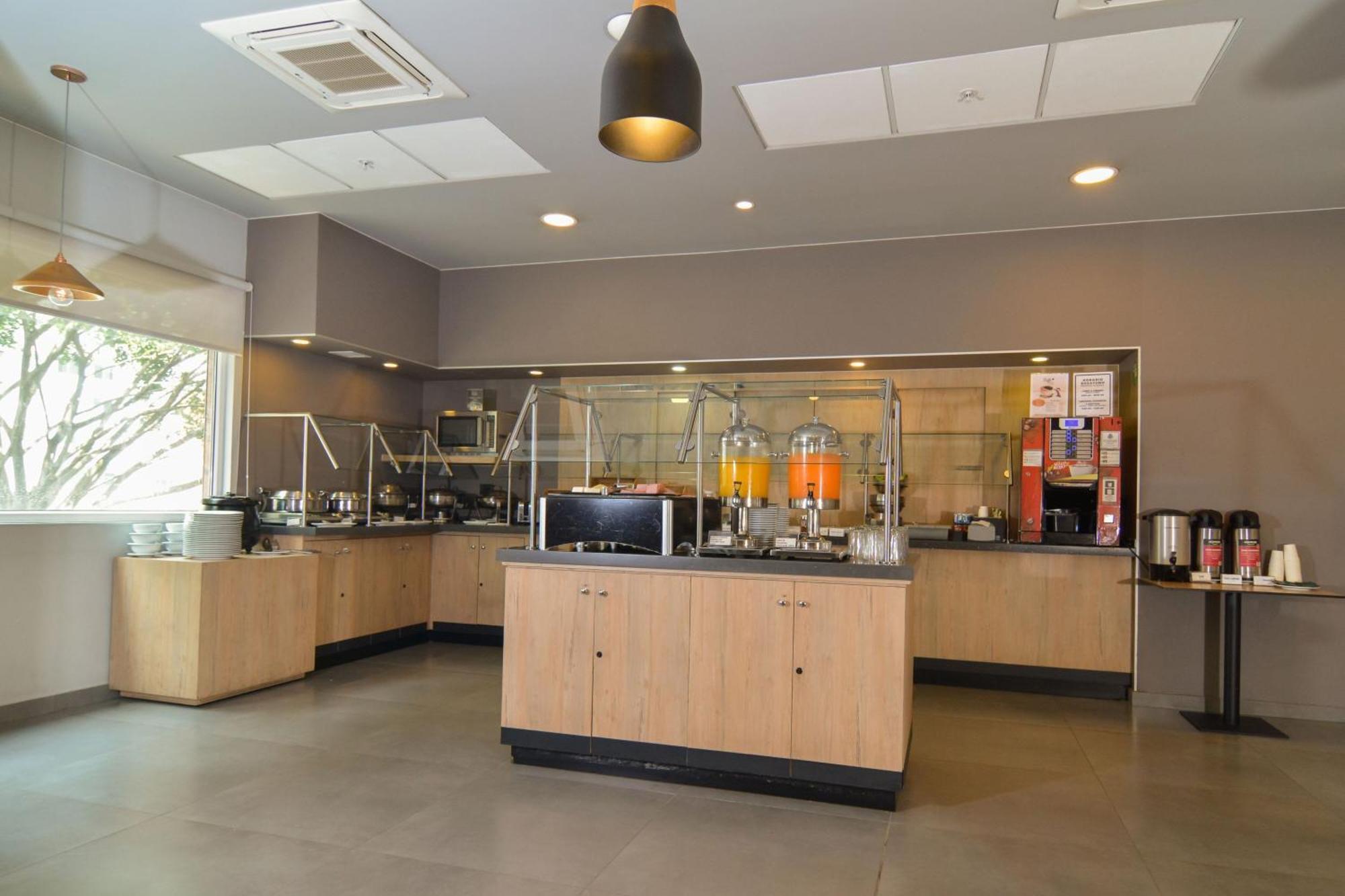 City Express Plus By Marriott Medellin Colombia Extérieur photo
