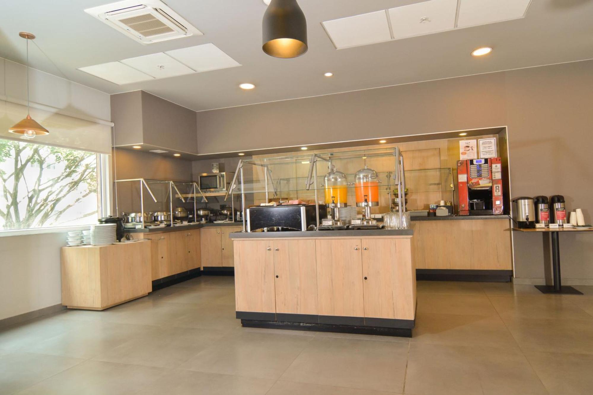 City Express Plus By Marriott Medellin Colombia Extérieur photo