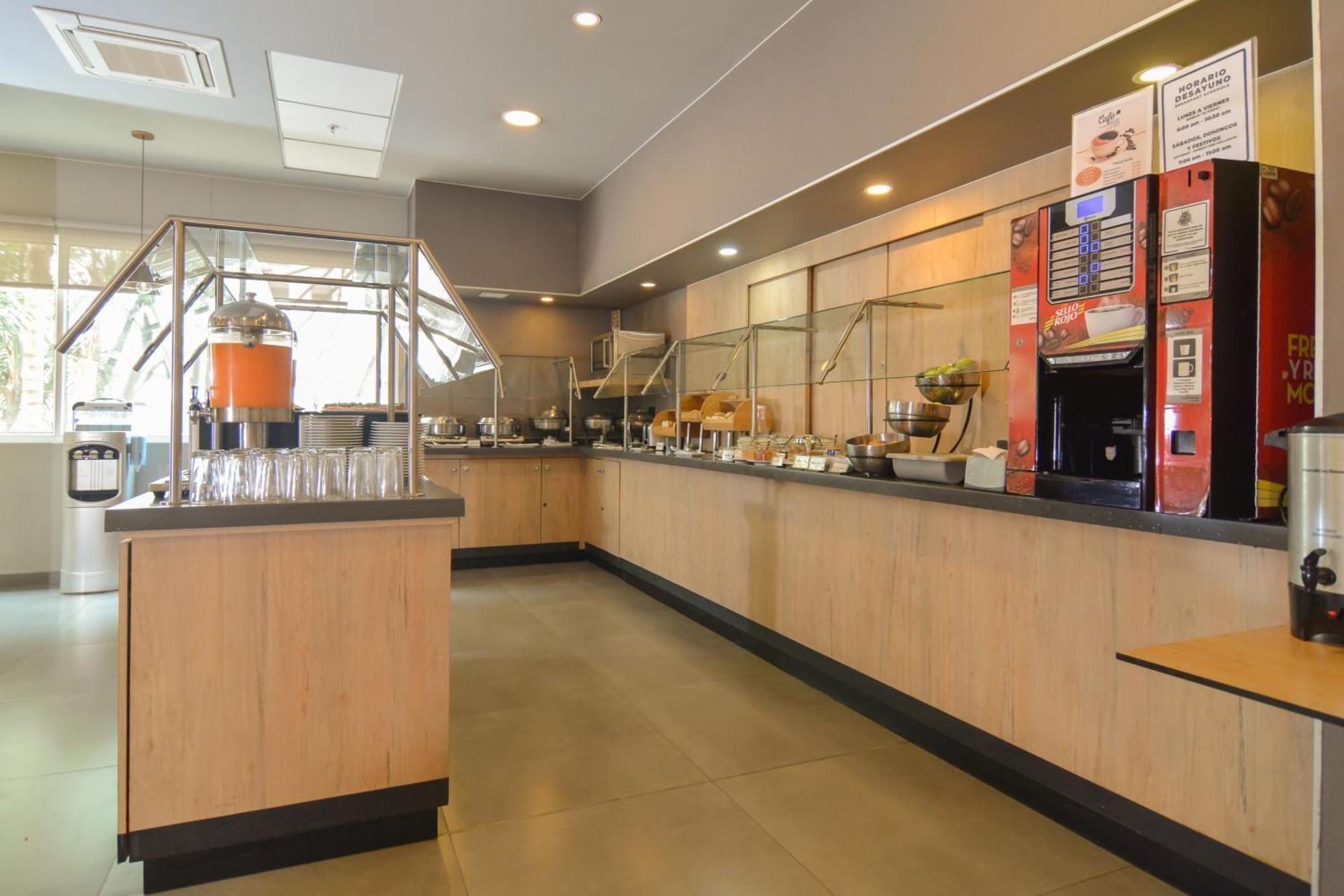 City Express Plus By Marriott Medellin Colombia Extérieur photo
